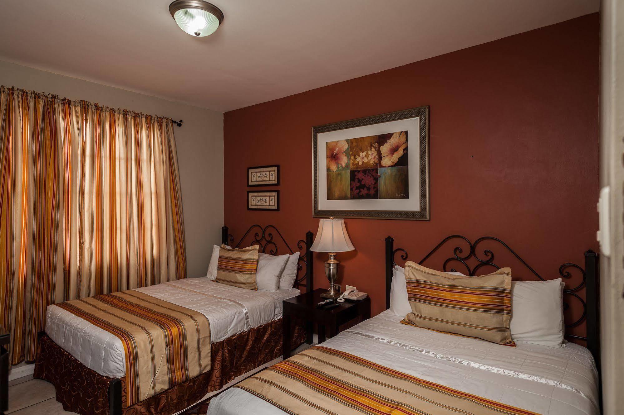 Inn at 87 Port of Spain Eksteriør bilde